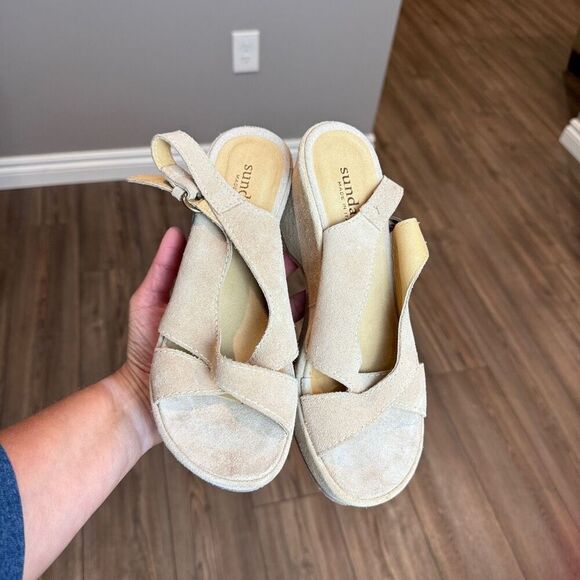 Sundance Suede Nude Sandals 38/8 Platform - Picture 6 of 7